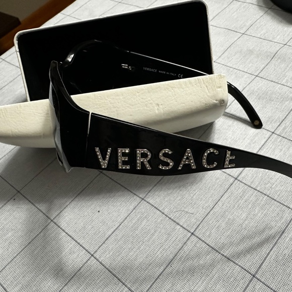 Gorgeous Versace Sunglasses Made in Italy